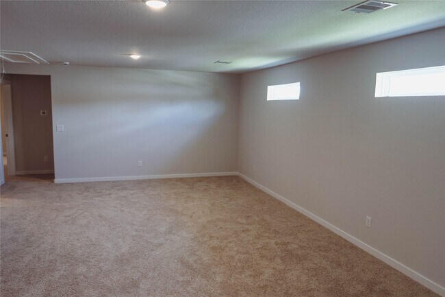 Building Photo - 8583 Blueberry Ash St