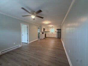 Building Photo - 120 N Pinewood Dr