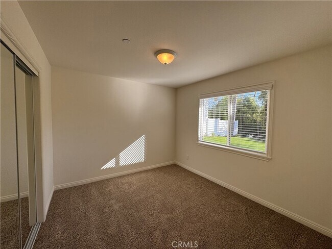 Building Photo - 1336 Calle Tulipan