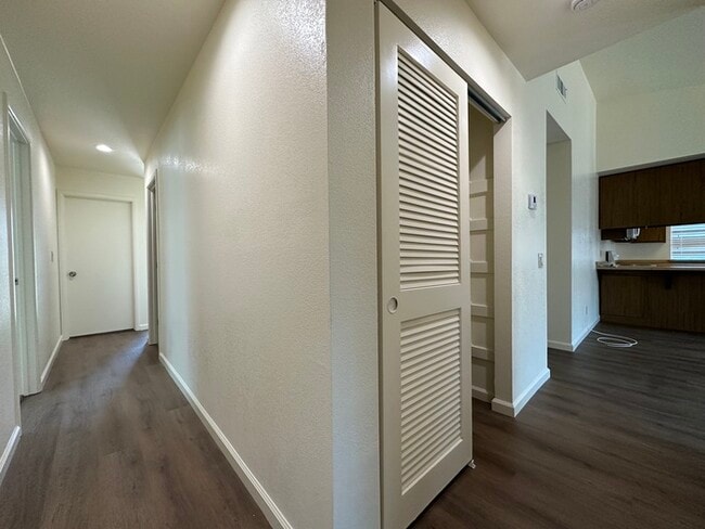 Building Photo - 8613 Tiogawoods Dr