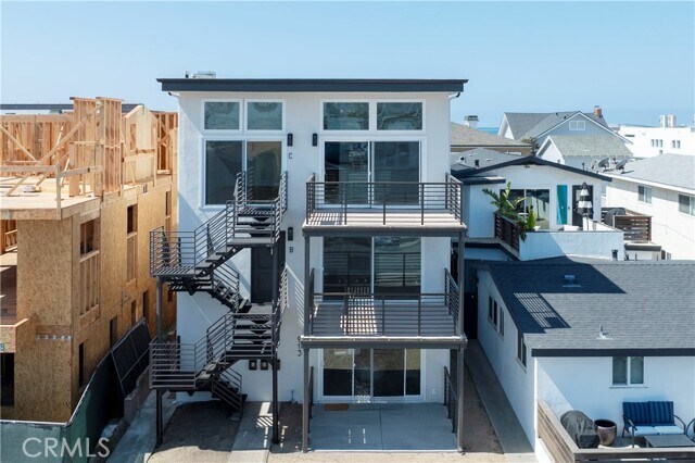 Building Photo - 913 E Balboa Blvd