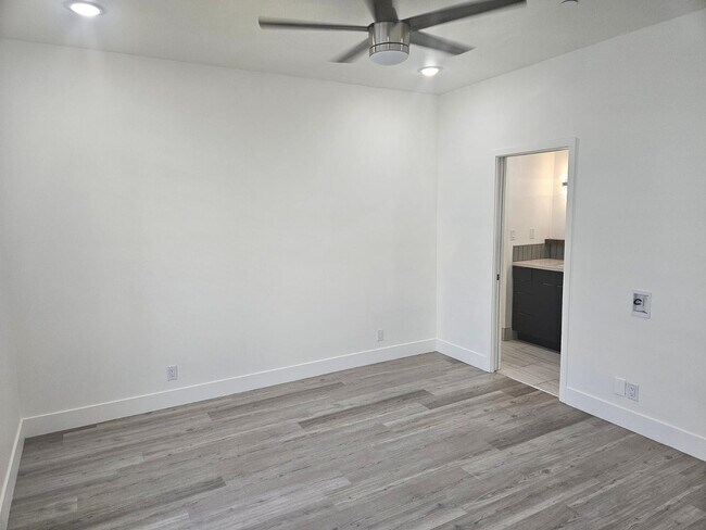 Building Photo - 283 S Roosevelt St