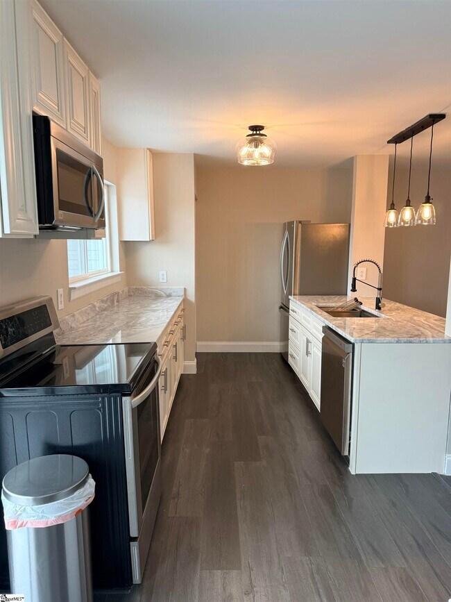 Building Photo - 36 Spinnaker Ct