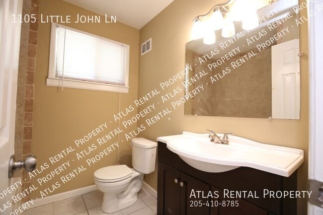 Building Photo - 1105 Little John Ln