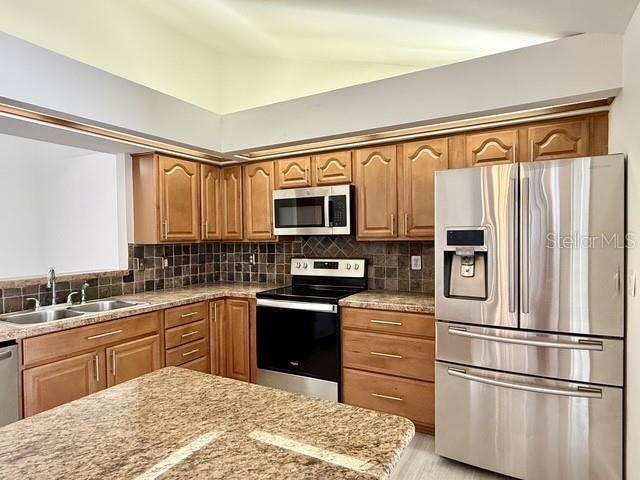 Building Photo - 553 Walnut Grove Pl