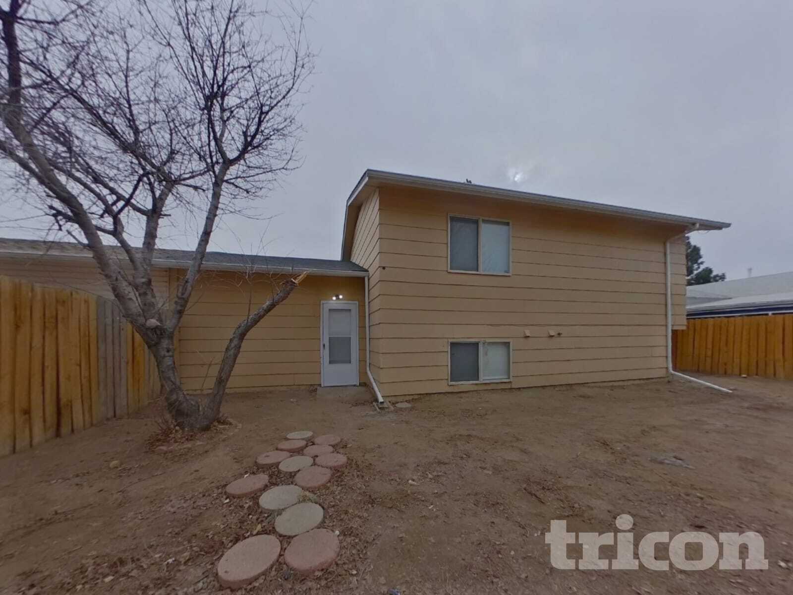Building Photo - 3127 Moonbeam Cir S