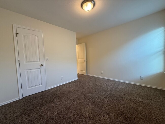 Building Photo - FOR LEASE | Jenks Home | 4 Bed, 2.5 Bath $...