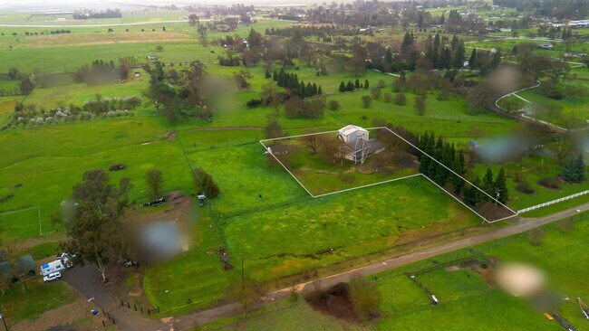 Building Photo - 12707 Leo Ln