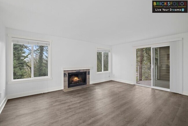 Building Photo - Nestled in the serene Eastgate neighborhood, Bellevue!