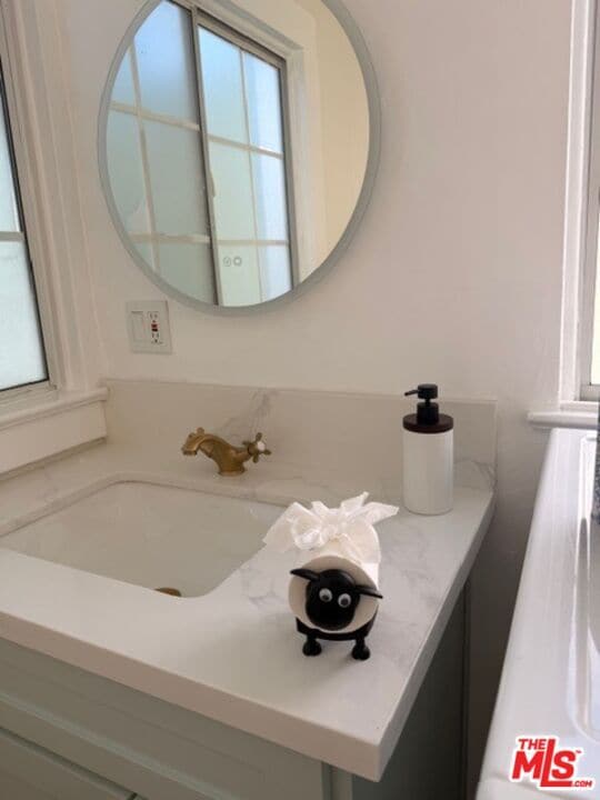 Building Photo - 510 N St Andrews Pl