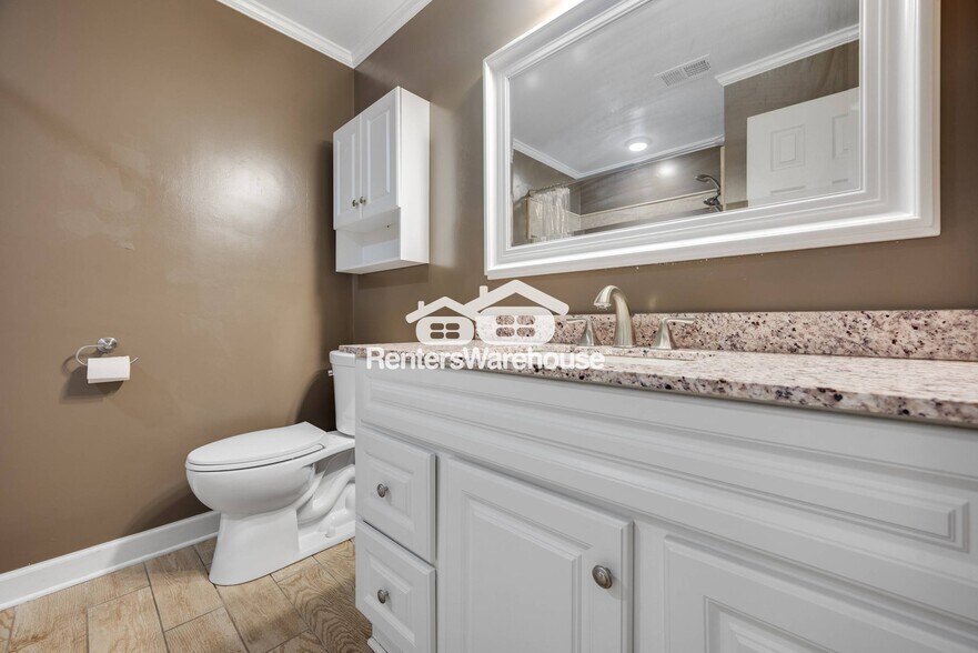Building Photo - 816 Pin Oak Pl