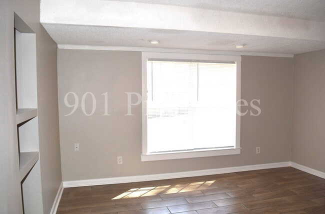 Building Photo - 5245 Braidwood Cove