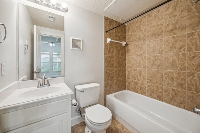 Building Photo - 1408 Birdsall St