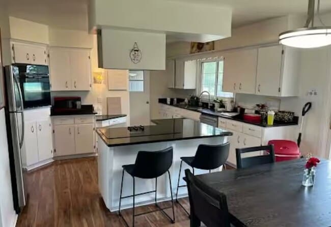 Building Photo - 15125 Washington Ave