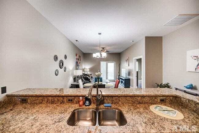 Building Photo - 1000 Brookside Dr