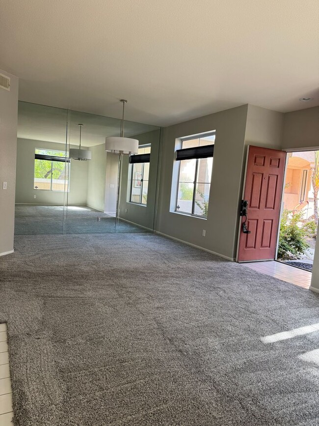 Building Photo - 3 bedroom and 2.5 bath lovely home