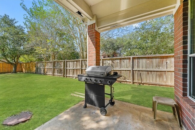 Building Photo - 7302 Maple Run Dr