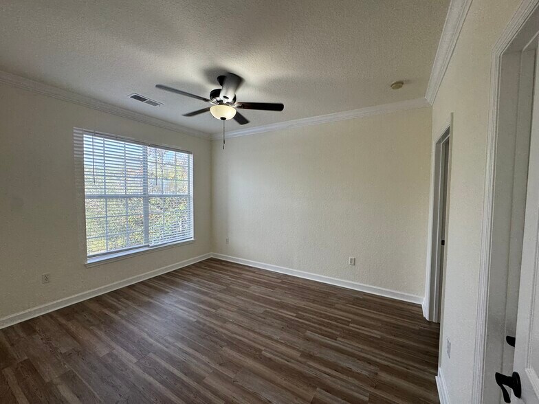 Building Photo - 1301 Tuscan Terrace