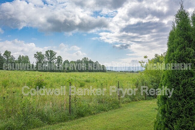 Building Photo - 136 Hickey Cir