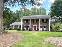 Building Photo - 1150 Falstaff Dr