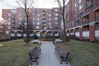 Building Photo - 85 Brainerd Rd