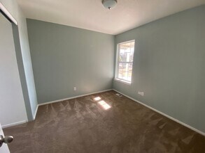 Building Photo - Beautifully Updated Home Near Dry Canyon Trailhead