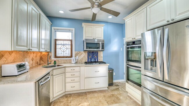 Building Photo - 8 N Nashville Ave