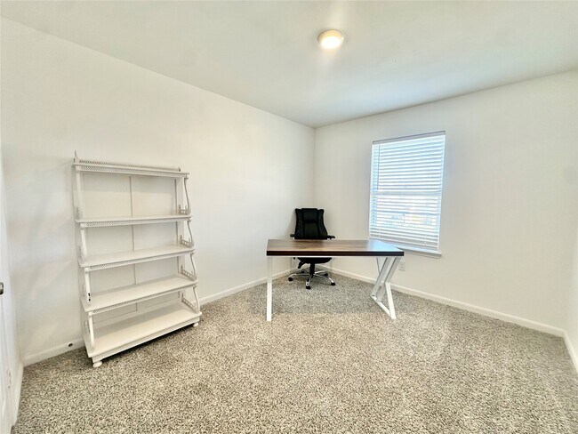 Building Photo - 11218 Beverley Pk St