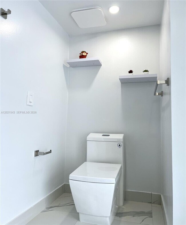 Building Photo - 15540 SW 156th Ave