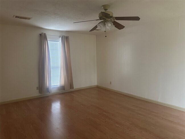 Building Photo - 14802 Sagamore Hills Dr