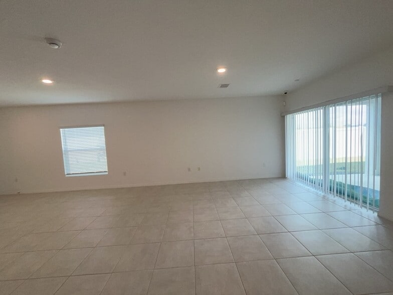 Building Photo - 76 Citrine Lp