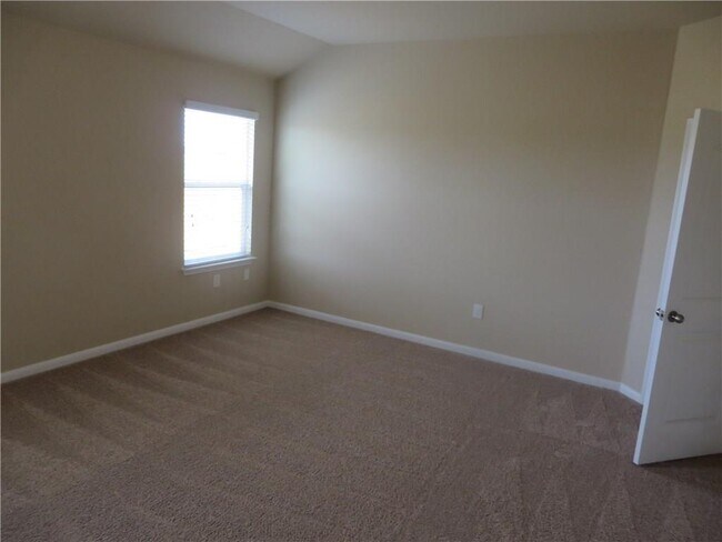 Building Photo - 245 Voss