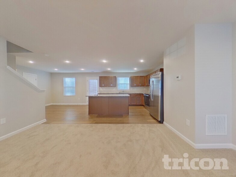 Building Photo - 8991 Celtic Dr