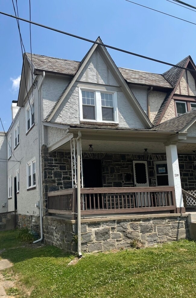 Building Photo - 209 Berbro Ave