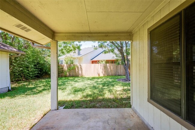 Building Photo - 1708 Wild Horse Ln