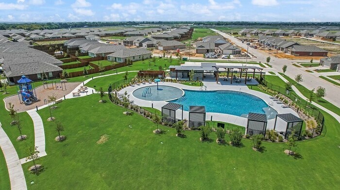 Building Photo - 1065 Neyland Dr