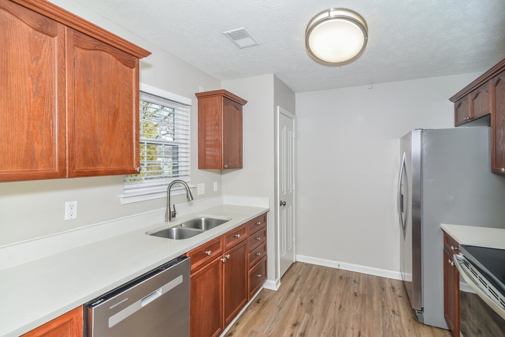 Building Photo - 3565 Mt View Ridge Dr