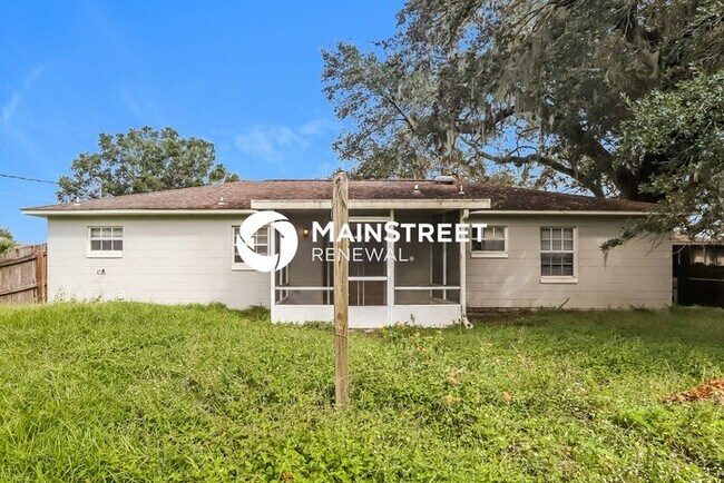 Building Photo - 4 Bedroom Pet-Friendly Home in Lakeland, FL with Main Street Renewal