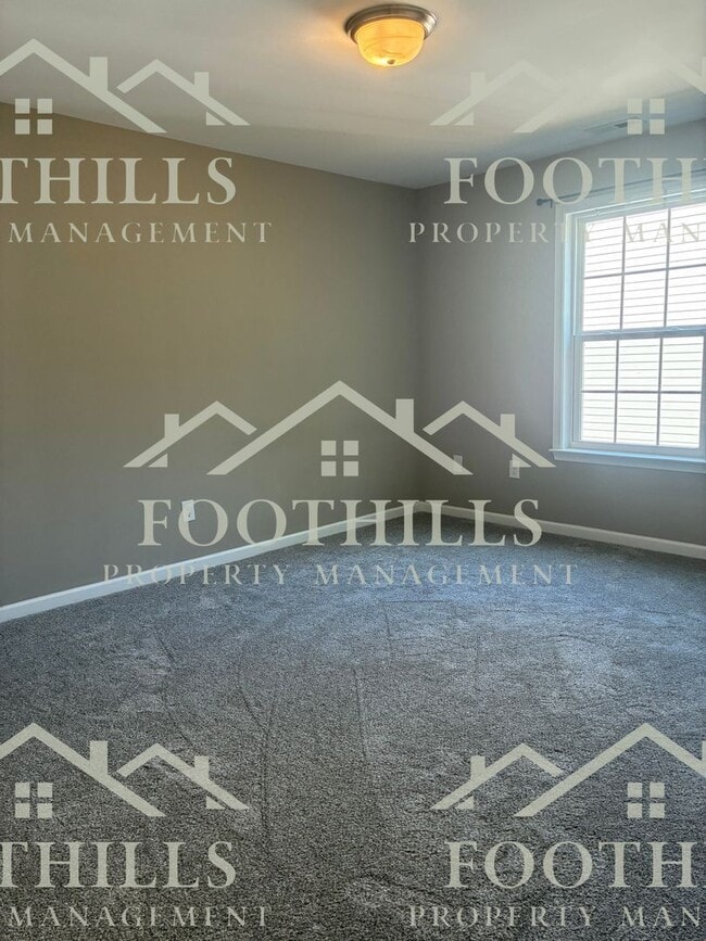 Building Photo - 118 Gallant Ln