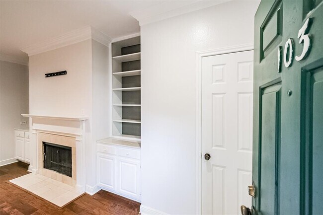 Building Photo - 4000 Purdue St