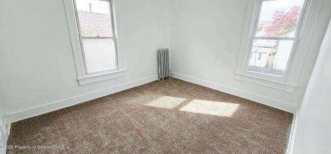 Building Photo - 128 S Rebecca Ave