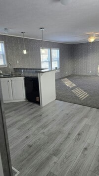 Building Photo - 5075 Wessex St