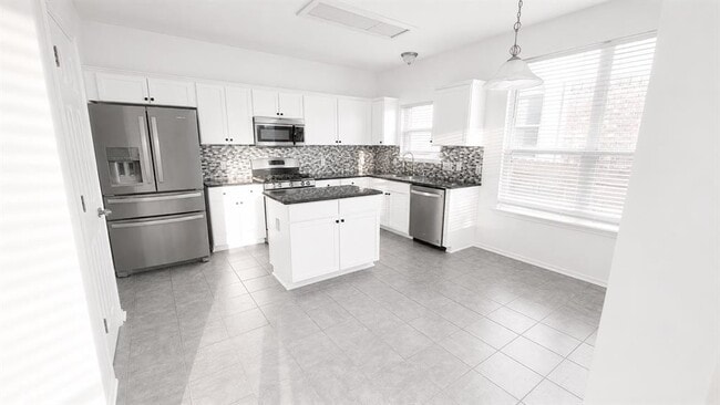 Building Photo - 10528 Dunham Forest Rd