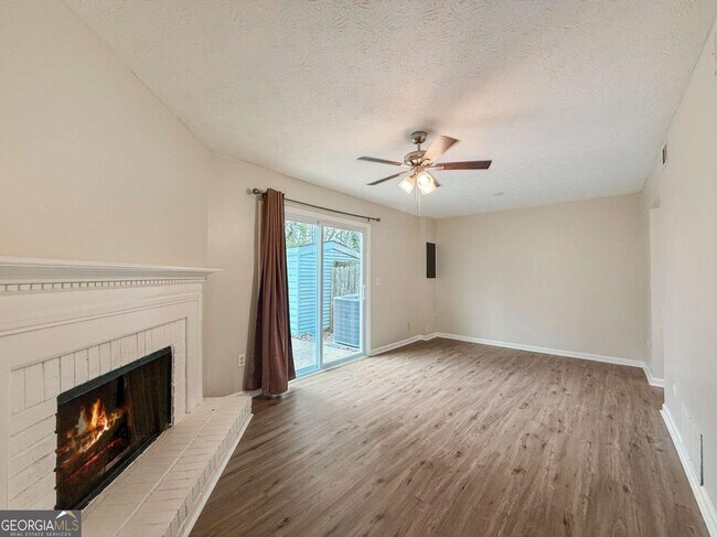 Building Photo - 1884 Shenandoah Valley Ln