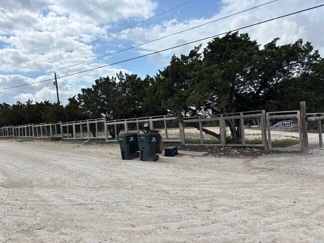 Building Photo - 15401 Lariat Trail