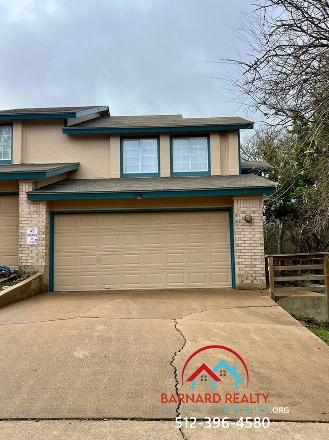 Building Photo - Available February 14: 3 bedroom, 2.5 Bath