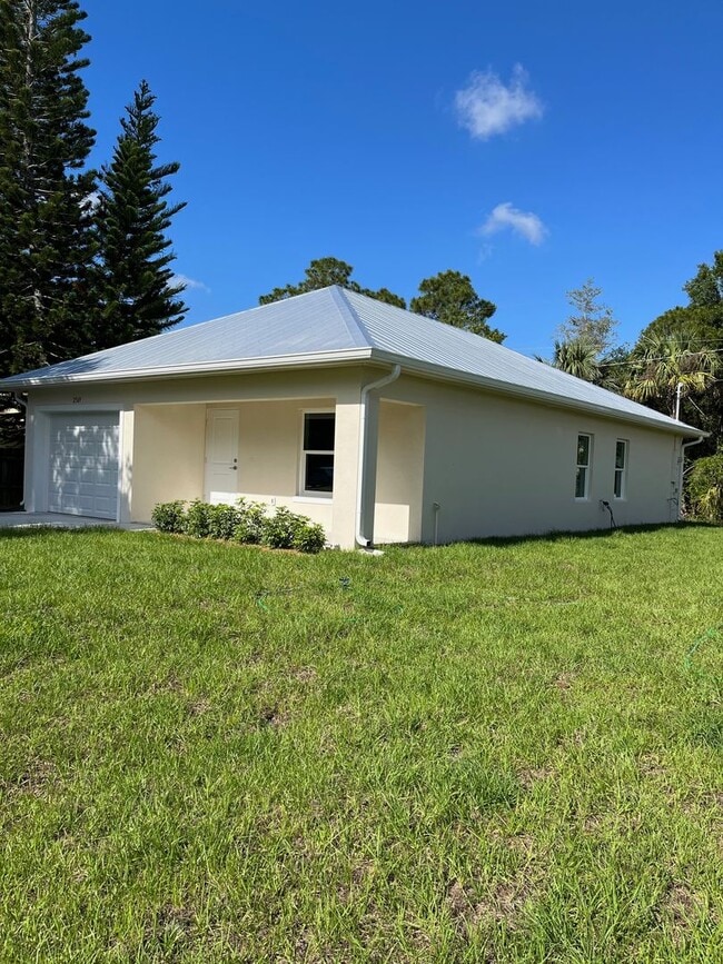 Building Photo - 2 bedroom, 2 bath home for rent