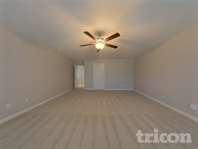 Building Photo - 3542 Falconwood Dr