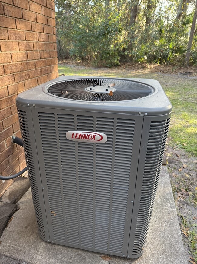 Building Photo - 1008 Old Oatland Island Rd