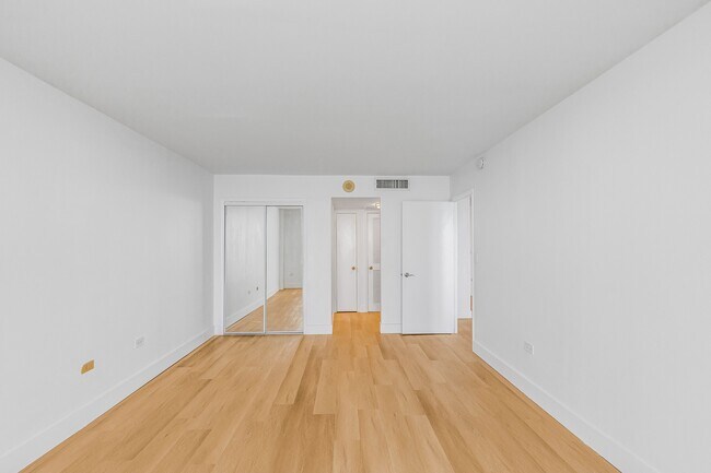 Building Photo - 5555 Collins Ave